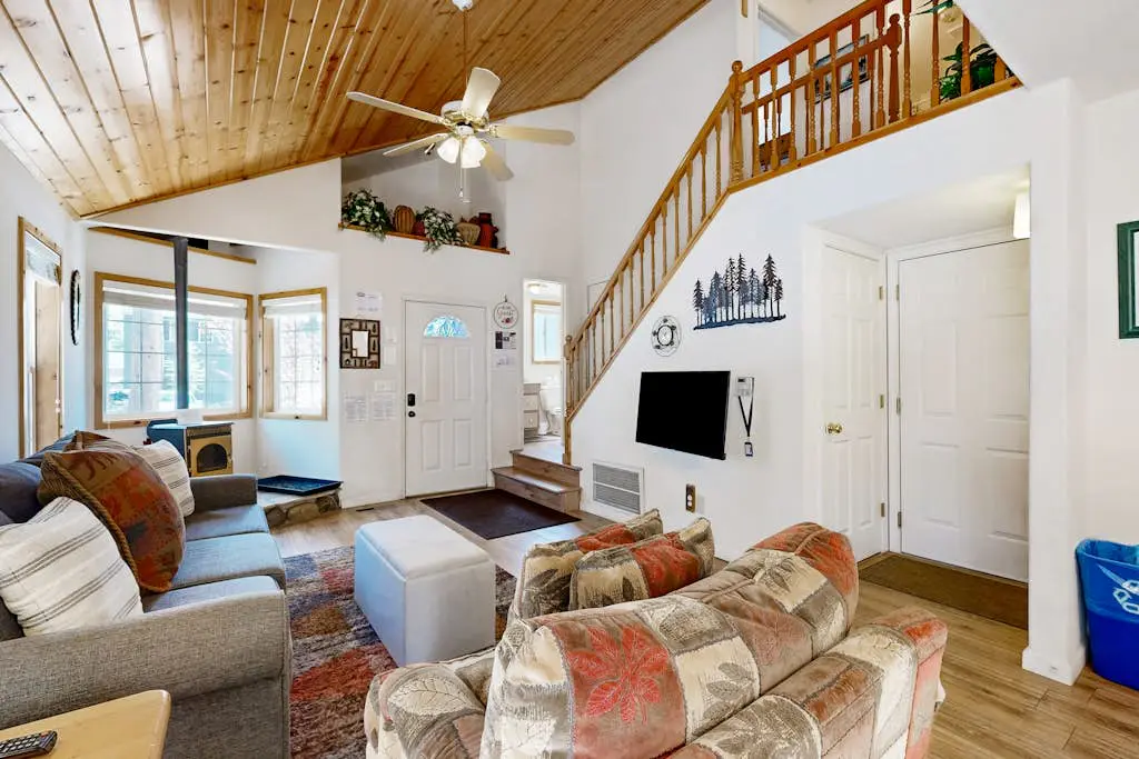 Little Pinecone Retreat