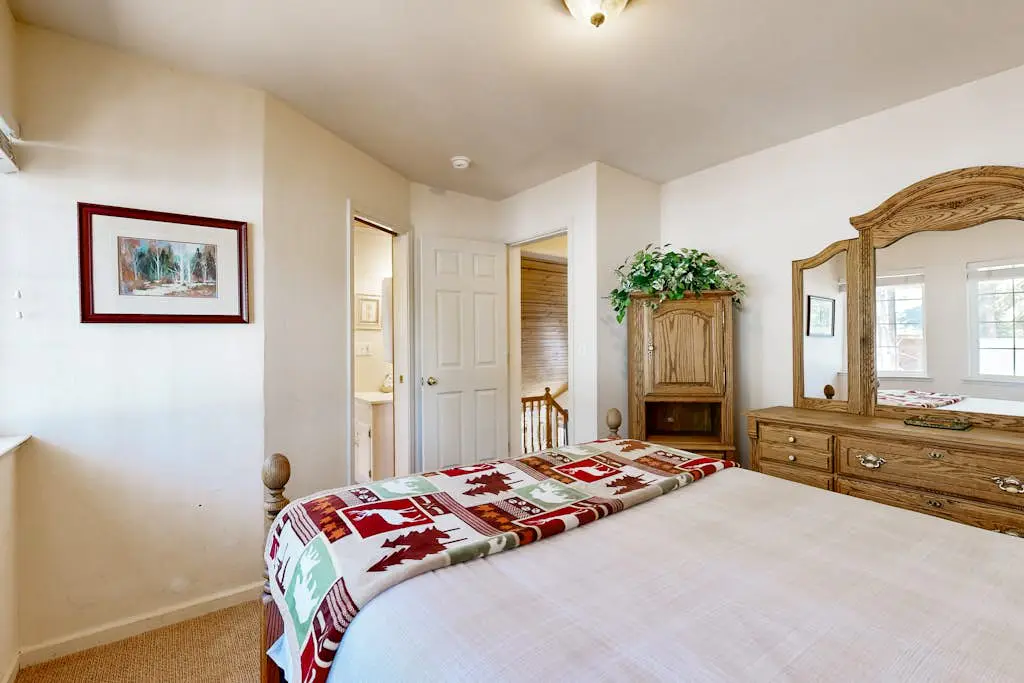 Little Pinecone Retreat