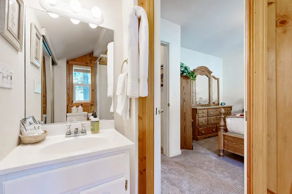 Little Pinecone Retreat