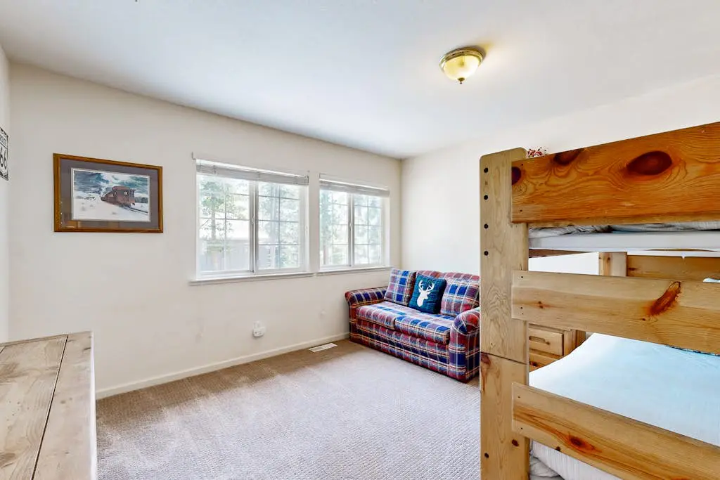 Little Pinecone Retreat