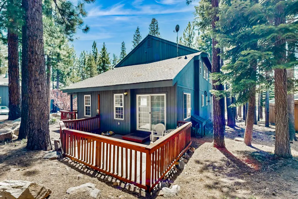 Little Pinecone Retreat