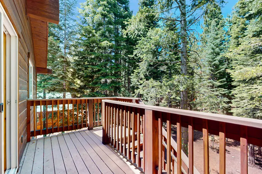 Cozy family-friendly home with wood-burning fireplace, loft, desk, & pool access