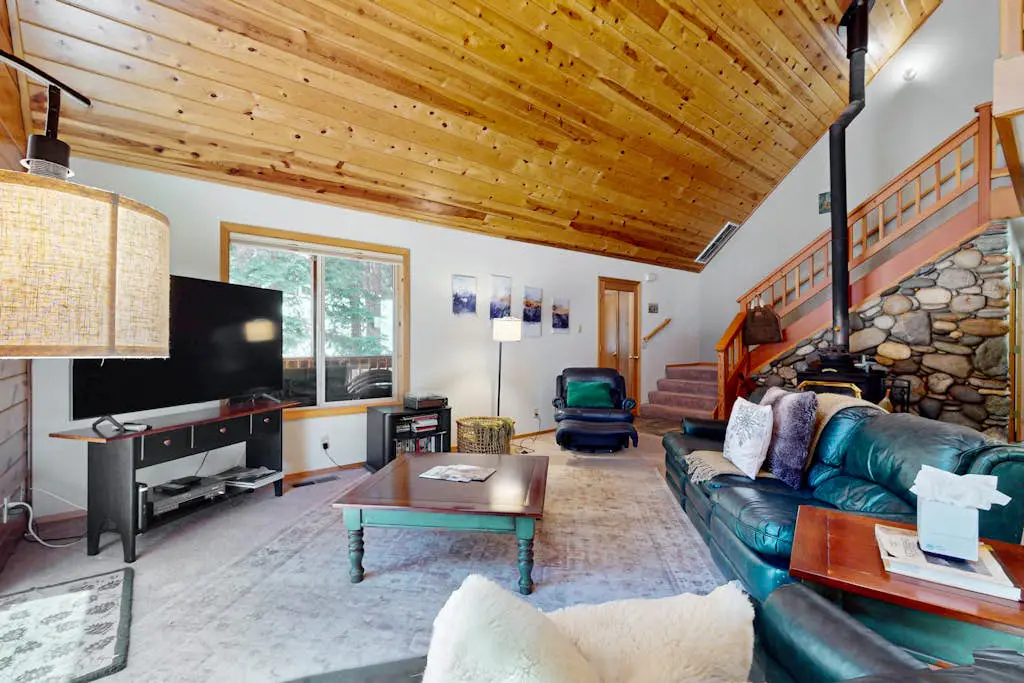 Cozy family-friendly home with wood-burning fireplace, loft, desk, & pool access