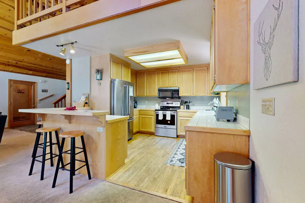 Cozy family-friendly home with wood-burning fireplace, loft, desk, & pool access