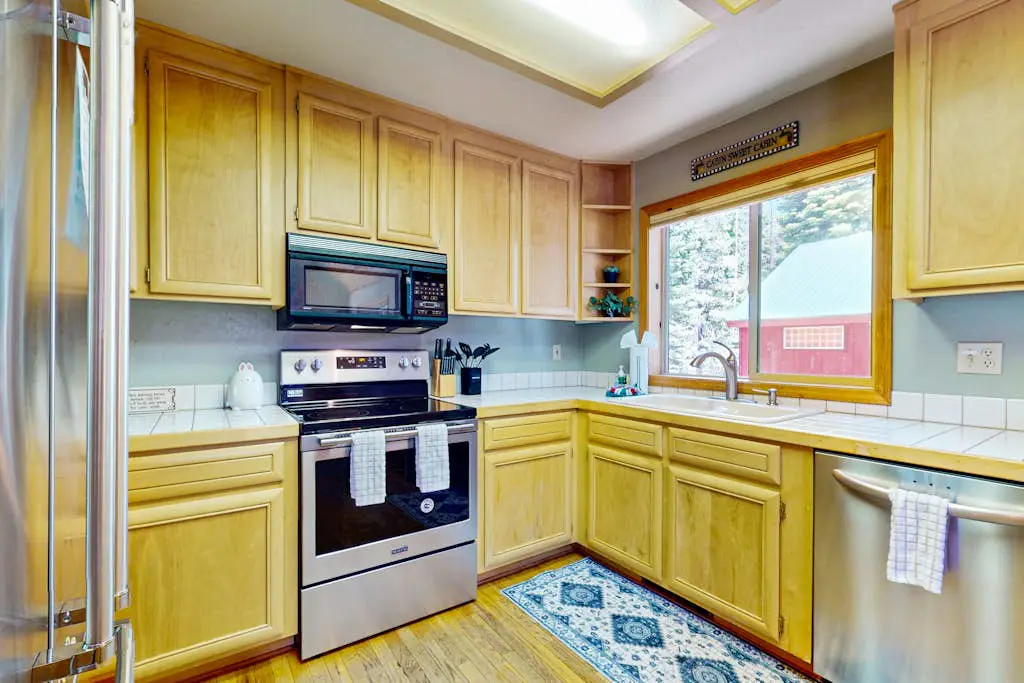 Cozy family-friendly home with wood-burning fireplace, loft, desk, & pool access