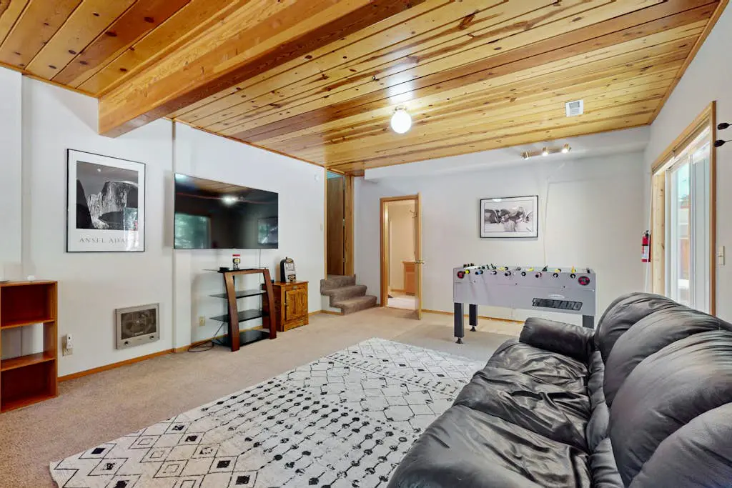 Cozy family-friendly home with wood-burning fireplace, loft, desk, & pool access