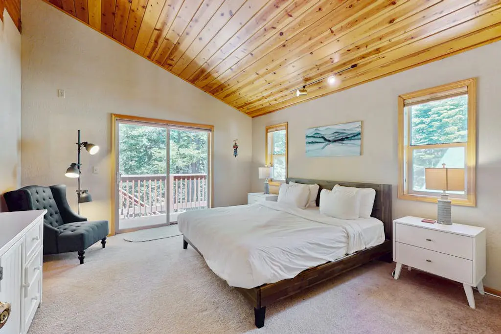 Cozy family-friendly home with wood-burning fireplace, loft, desk, & pool access