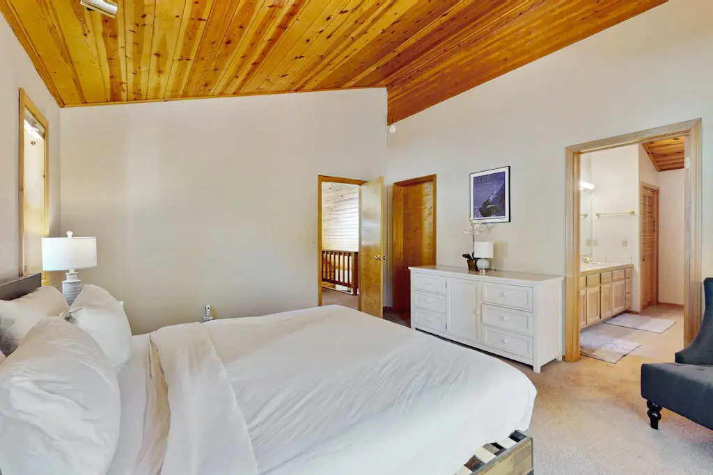 Cozy family-friendly home with wood-burning fireplace, loft, desk, & pool access