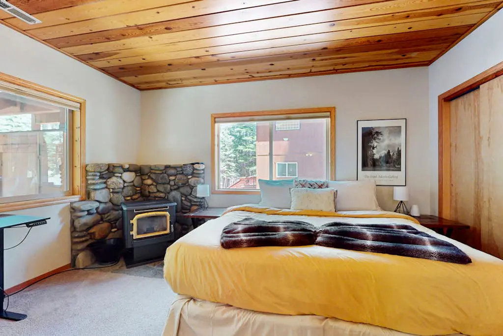 Cozy family-friendly home with wood-burning fireplace, loft, desk, & pool access