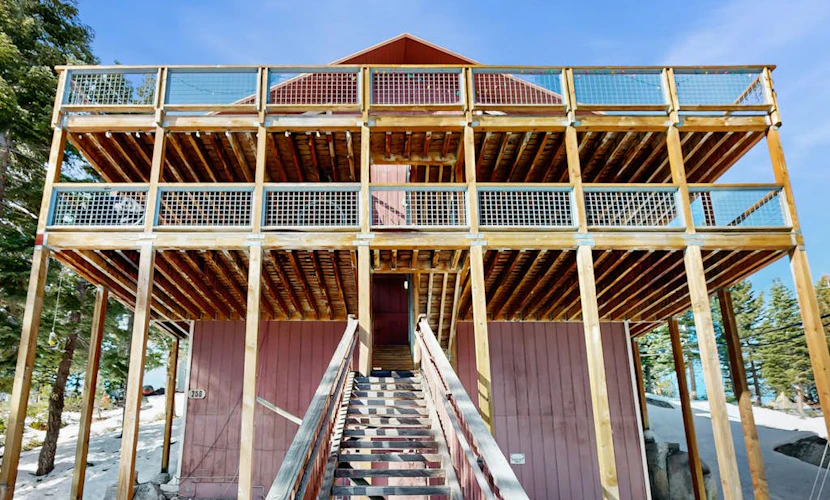 Inviting Townhome with Heated Floors, Ski Storage, Close to Heavenly Ski Resort