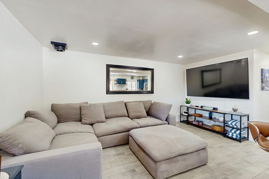 Inviting Townhome with Heated Floors, Ski Storage, Close to Heavenly Ski Resort