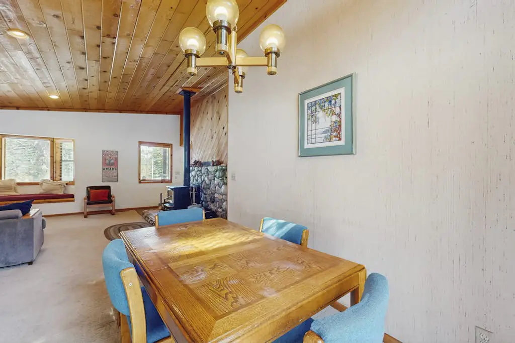 Family-friendly home w/shared pool, hot tub & access to Tahoe/Donner amenities