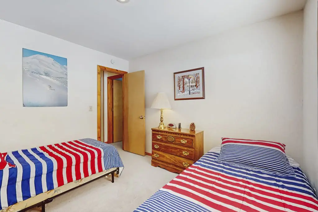 Family-friendly home w/shared pool, hot tub & access to Tahoe/Donner amenities