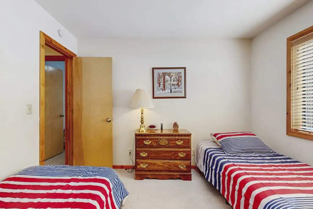 Family-friendly home w/shared pool, hot tub & access to Tahoe/Donner amenities