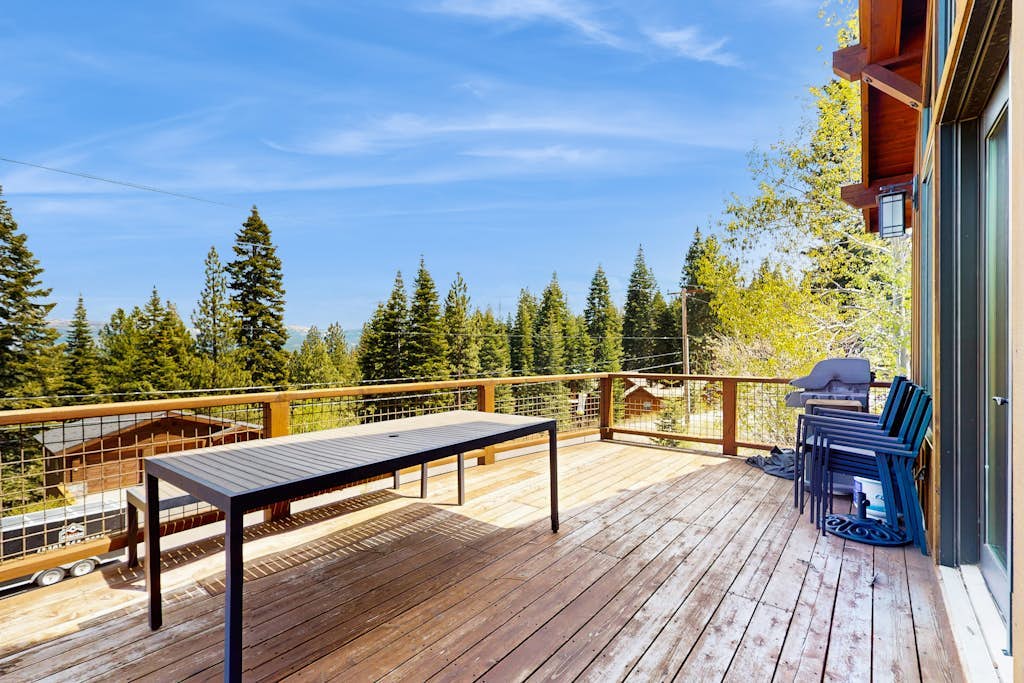 Extraordinary Tahoe-Donner Modern Mountain Home