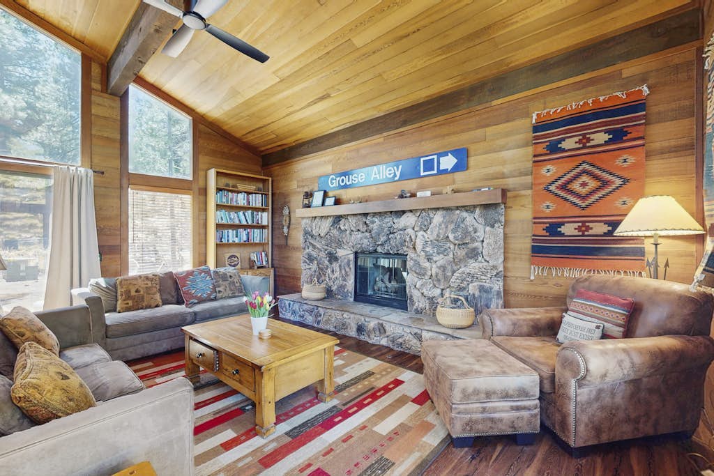 Spacious Donner Lake Retreat – Perfect for Families & Groups 🌲🏔️