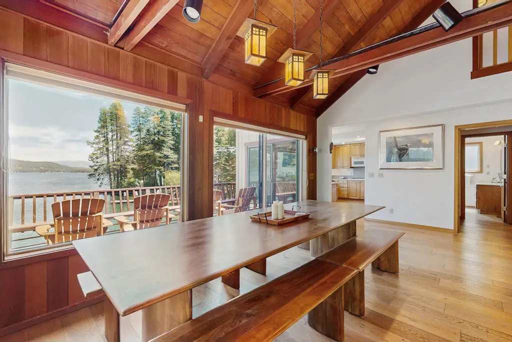 Terrific lakefront gem with private hot tub, dock & beach - near skiing & town