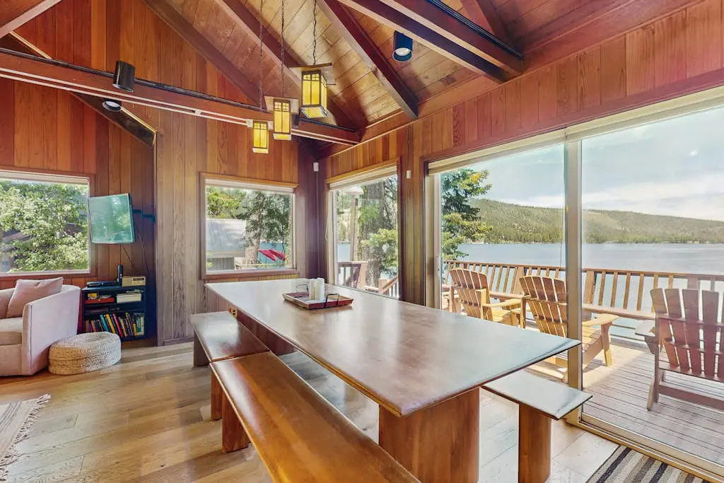 Terrific lakefront gem with private hot tub, dock & beach - near skiing & town
