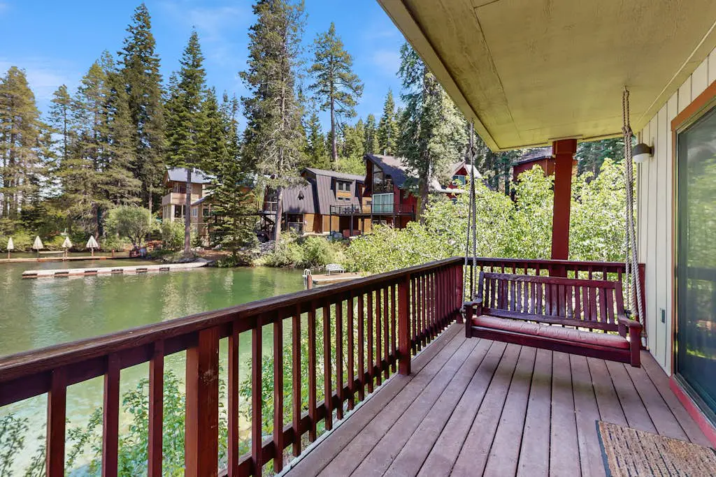 Terrific lakefront gem with private hot tub, dock & beach - near skiing & town