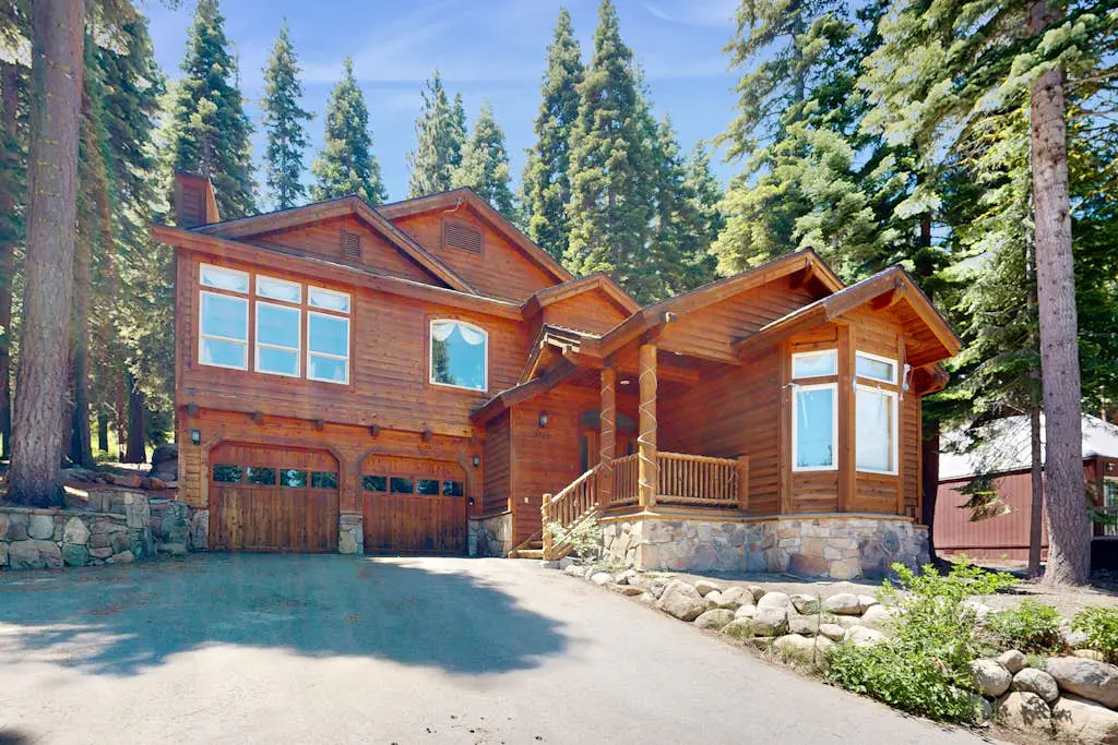 Wooded Luxury at Modern Tahoe Donner Retreat with Private Deck in the Pines