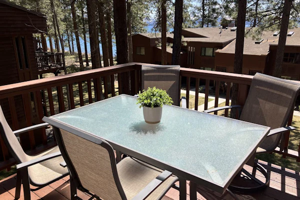 Fantastic lakefront condo with tennis, skiing, fireplace, & W/D, sleeps 6