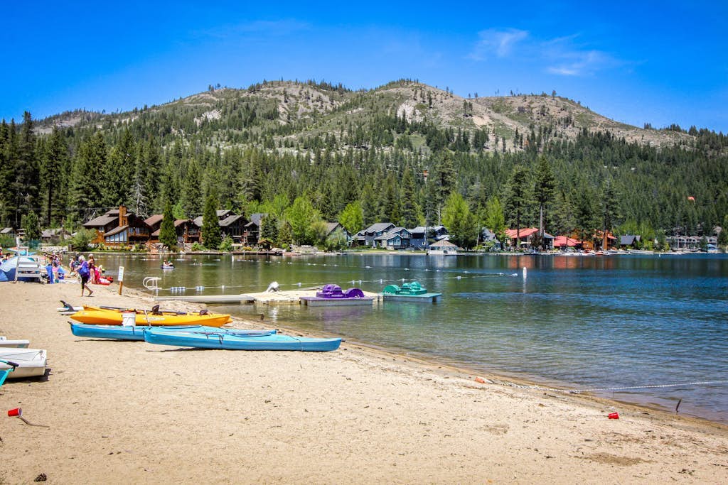 Donner Lakefront Retreat