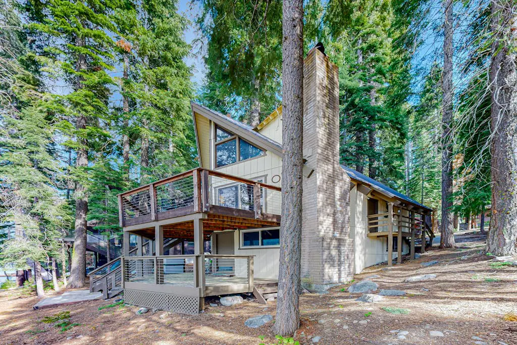 Donner Lakefront Retreat