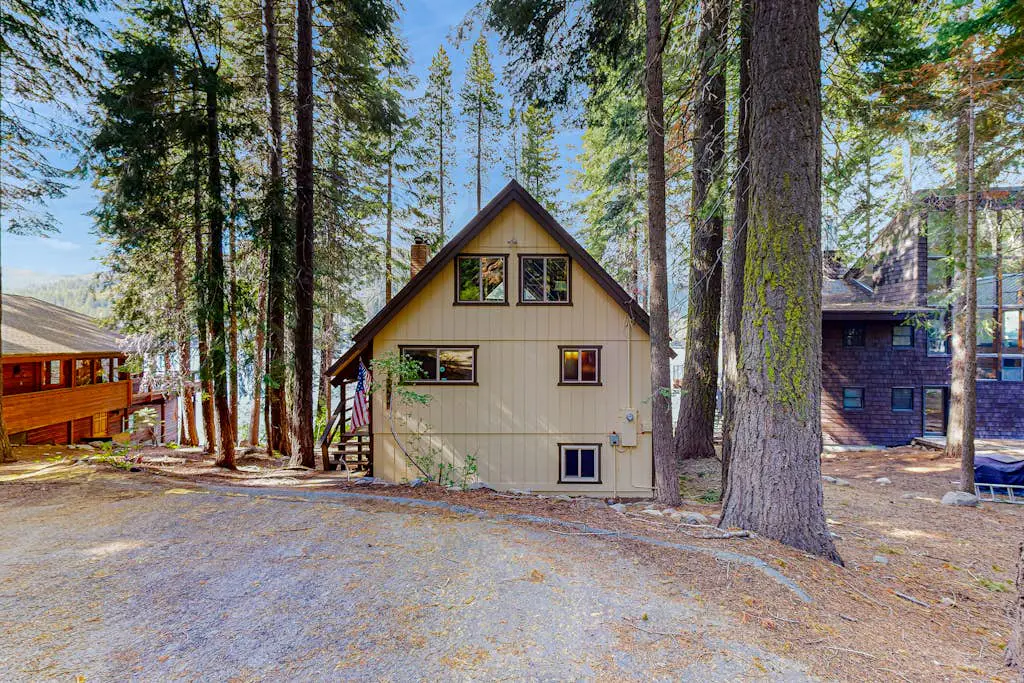 Donner Lakefront Retreat