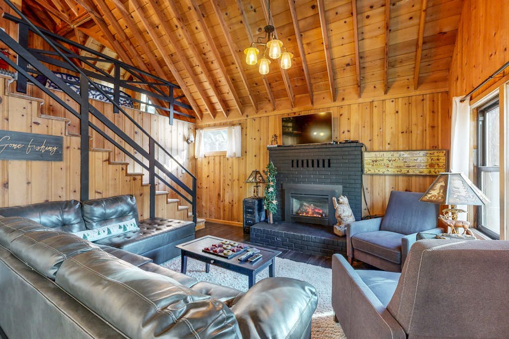 Rustic and Nostalgic Donner Lake Cabin With A View