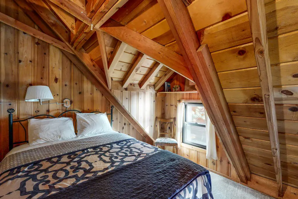 Rustic and Nostalgic Donner Lake Cabin With A View