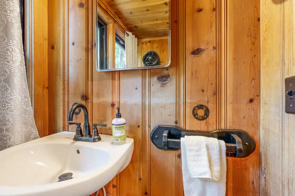 Rustic and Nostalgic Donner Lake Cabin With A View