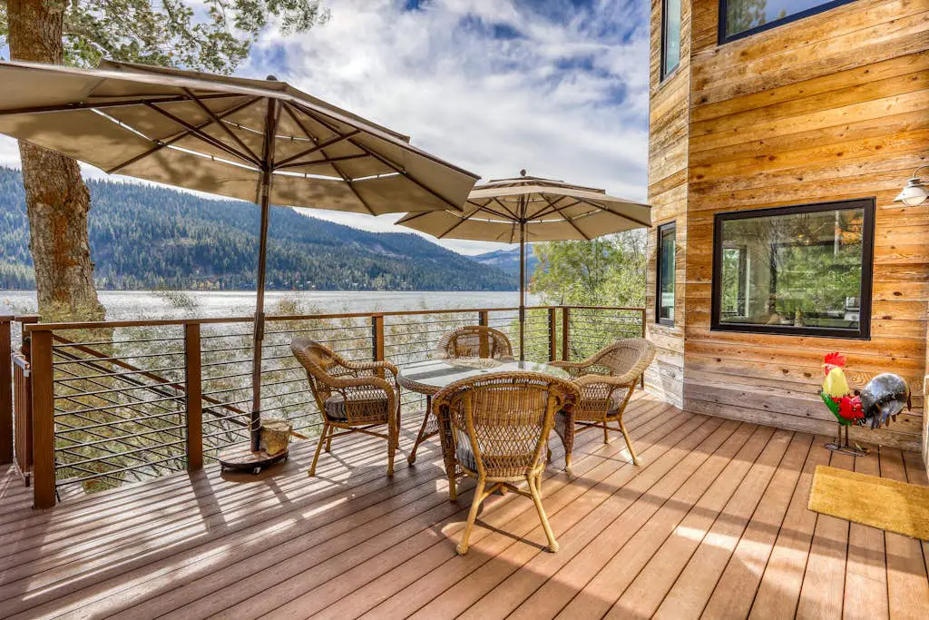 Lakefront Perfection
