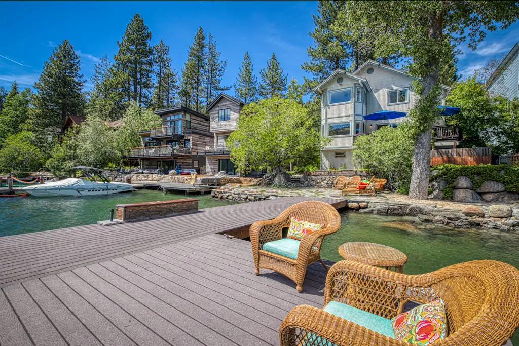 Lakefront Perfection
