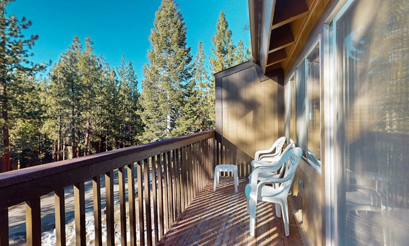 Townhome with pool, sauna, tennis, private hot tub, & foosball, sleeps 8