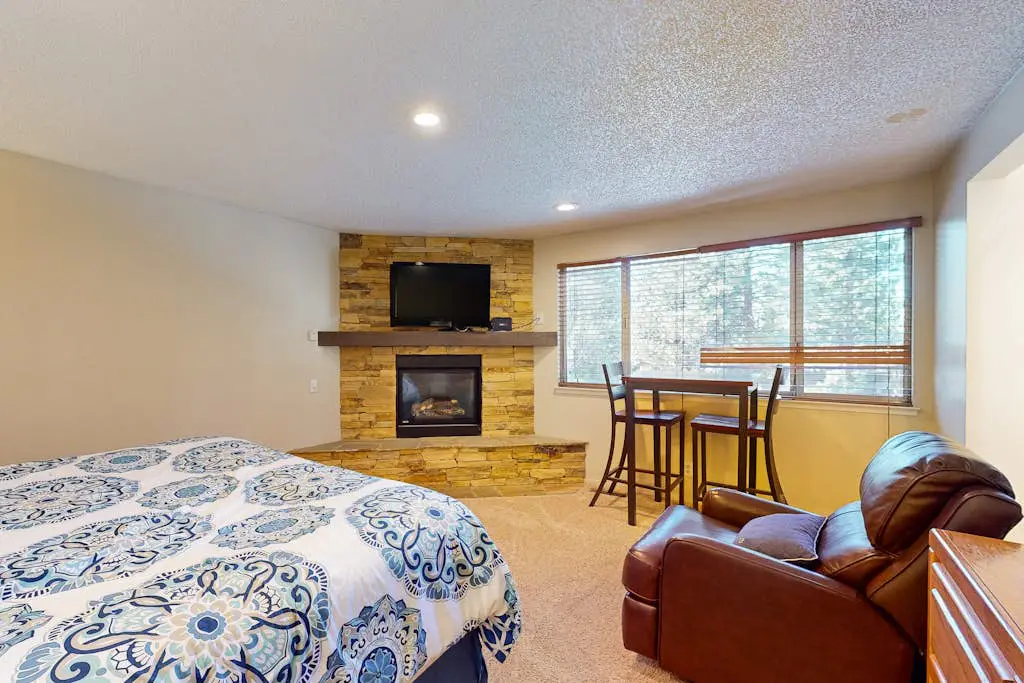 Lake Village Townhouse B