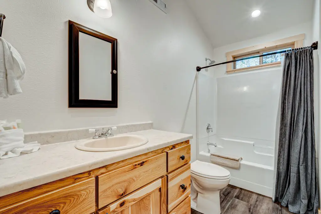 Remodeled chalet with private hot tub, bumper pool table & W&D