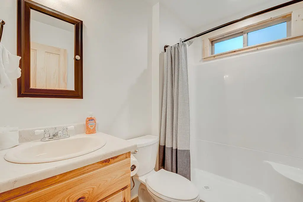 Remodeled chalet with private hot tub, bumper pool table & W&D