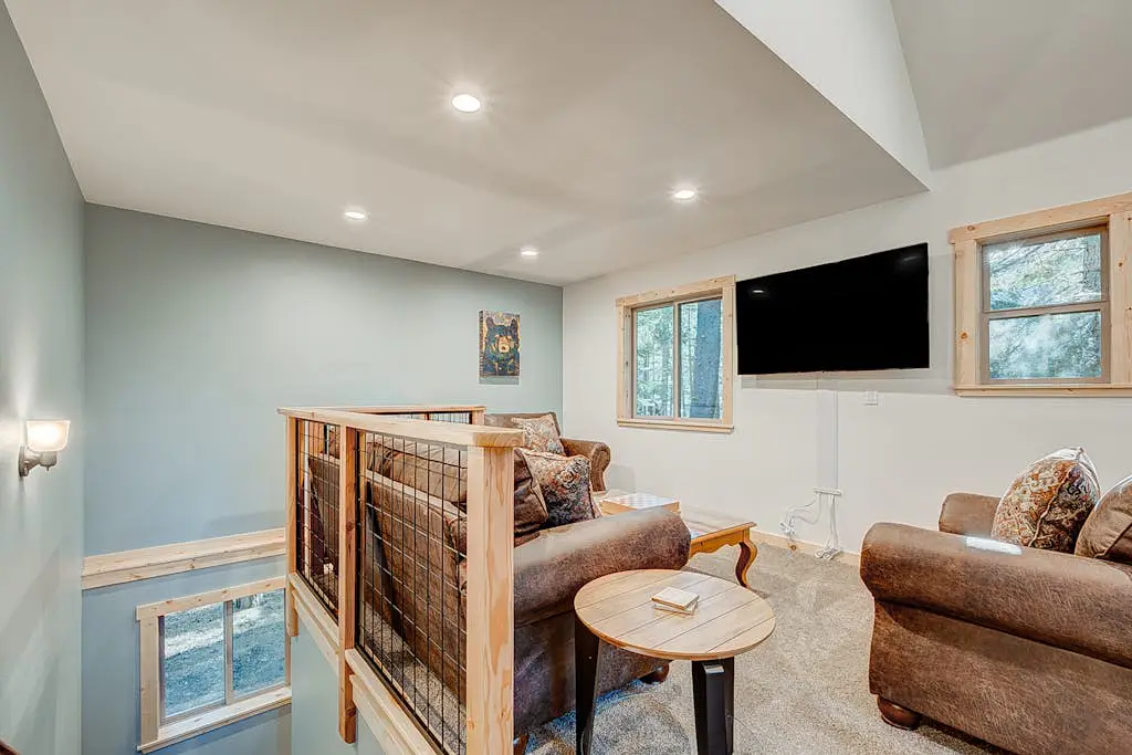 Remodeled chalet with private hot tub, bumper pool table & W&D