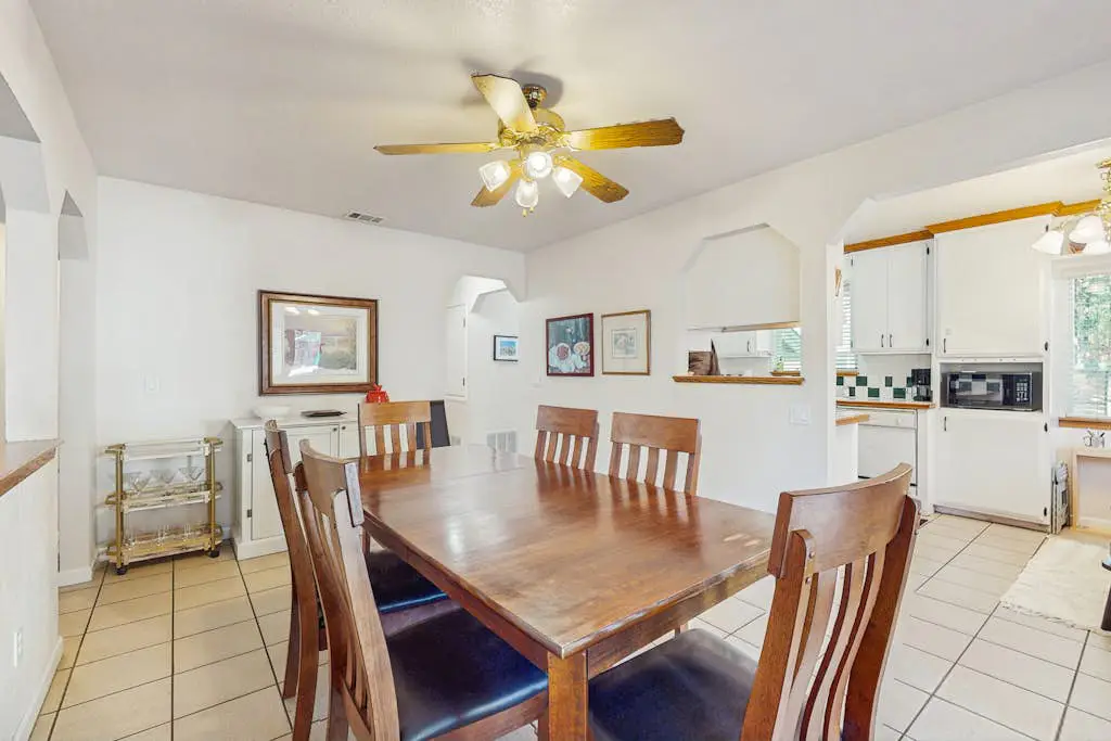 Charming Pet Friendly Home with Hot Tub, Enclosed Yard, Short Walk to Beach