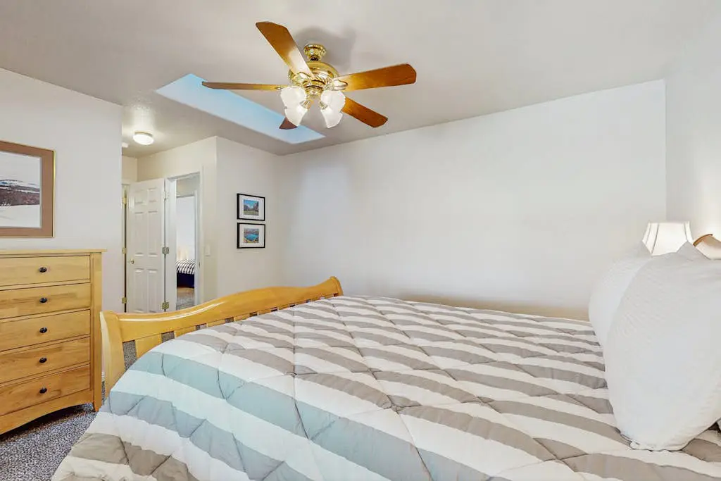 Charming Pet Friendly Home with Hot Tub, Enclosed Yard, Short Walk to Beach