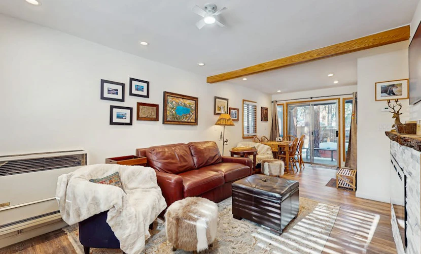 Family-Friendly Cabin with Spa, Two Decks, Fenced Yard and Play Structure