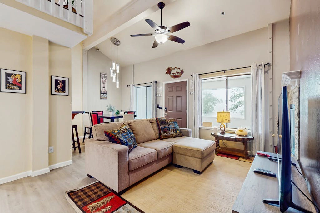Updated Condo with Lake Views, Heated Floors, Soaking Tub, Pool & Spa Access