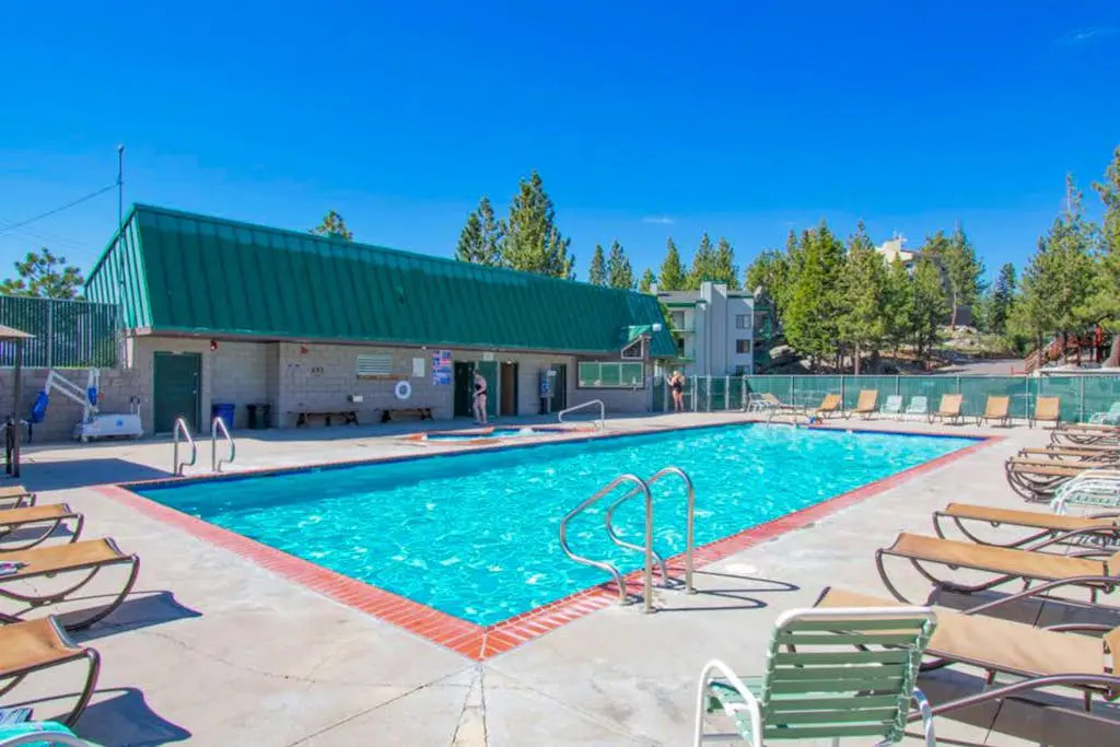Updated Condo with Lake Views, Heated Floors, Soaking Tub, Pool & Spa Access