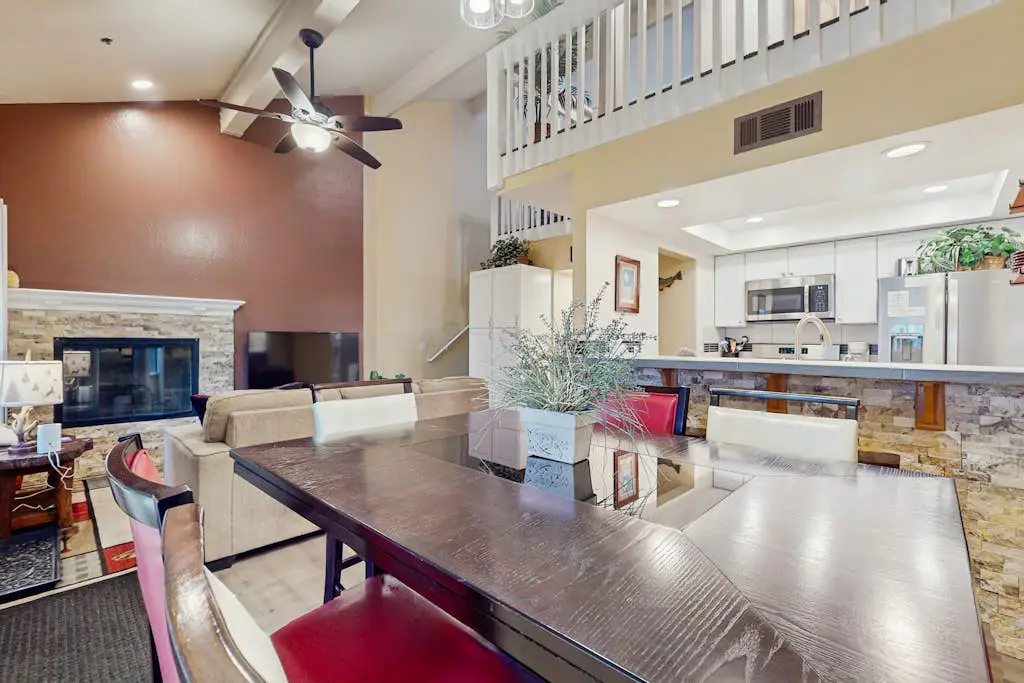 Updated Condo with Lake Views, Heated Floors, Soaking Tub, Pool & Spa Access