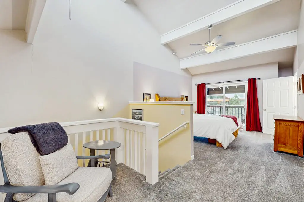 Updated Condo with Lake Views, Heated Floors, Soaking Tub, Pool & Spa Access