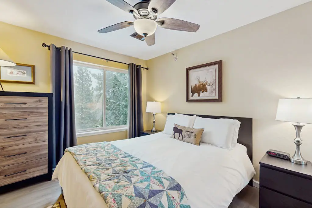 Updated Condo with Lake Views, Heated Floors, Soaking Tub, Pool & Spa Access