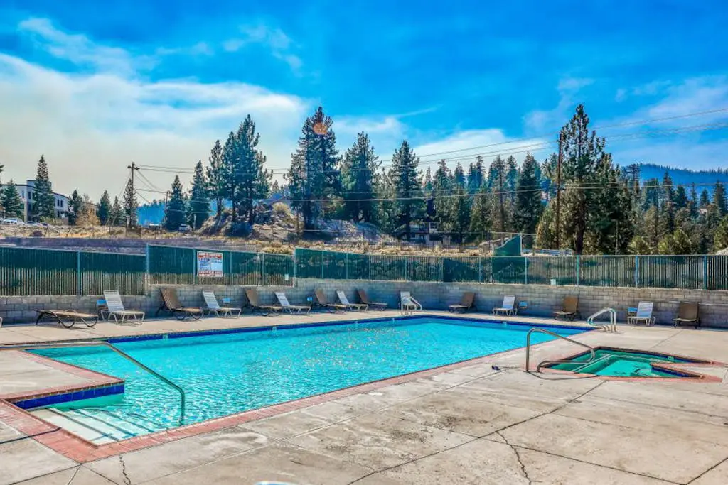 Updated Condo with Lake Views, Heated Floors, Soaking Tub, Pool & Spa Access