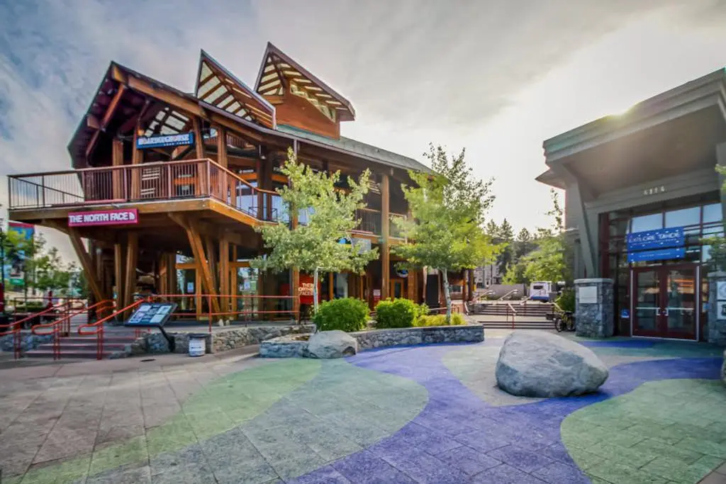 Updated Condo with Lake Views, Heated Floors, Soaking Tub, Pool & Spa Access