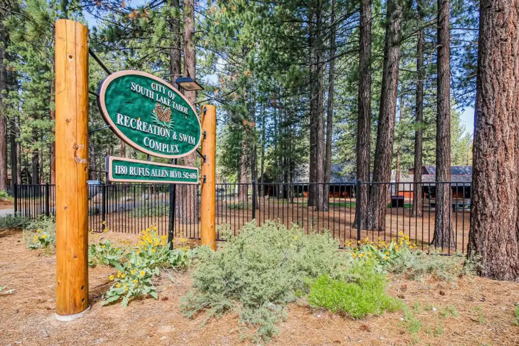 Updated Condo with Lake Views, Heated Floors, Soaking Tub, Pool & Spa Access