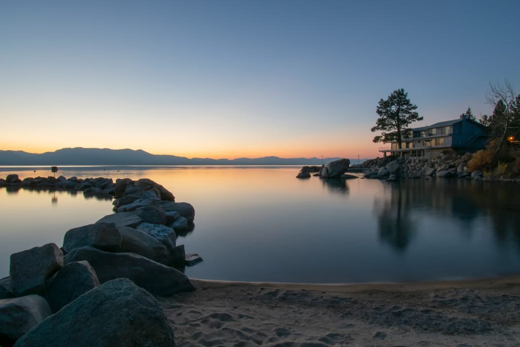 Woodland dog-friendly home minutes to the beach with wood fireplace, sleeps 10